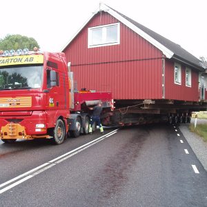 Flytta hus med lastbil